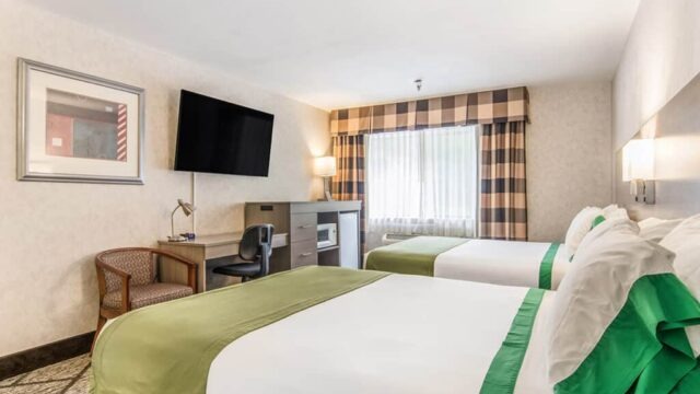 Gallery_1000x667_WAPOUL_GuestHouse_3-Double-Queen-1024×684