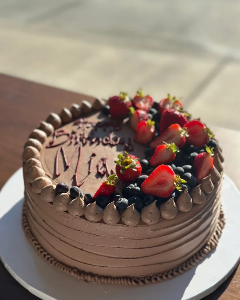 bakery-poulsbo-chocolate-strawberry-blueberry-cake-819×1024
