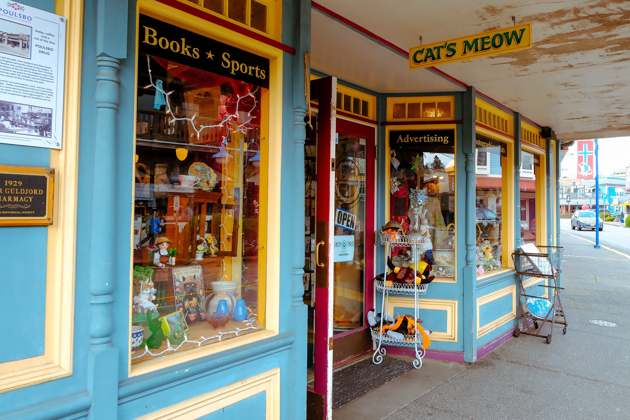 Boutique shopping in downtown Poulsbo, Washington